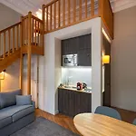 Hotel Helzear Champs-elysees By Esteem 4*