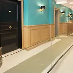 Helzear Champs-elysees By Esteem Hotel Paris