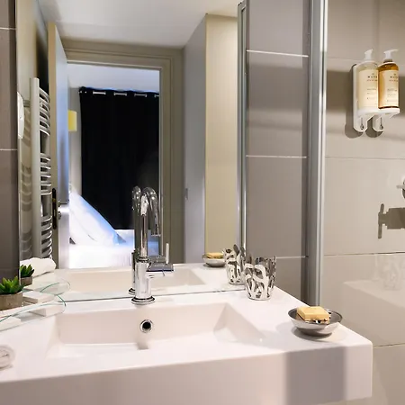 Suites&hôtel Helzear Champs-elysées Hotel 4*