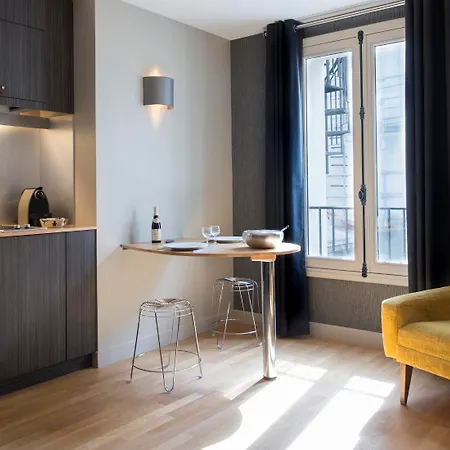 Suites&hôtel Helzear Champs-elysées Hotel 4*