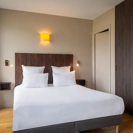 Hotel Suites&hôtel Helzear Champs-elysées 4*