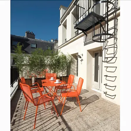 Hotel Suites&hôtel Helzear Champs-elysées 4*
