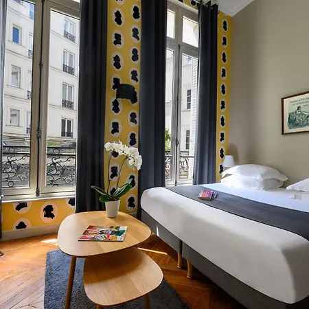 Suites&hôtel Helzear Champs-elysées Hotel 4*