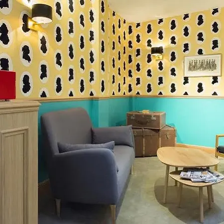 Suites&hôtel Helzear Champs-elysées Hotel 4*