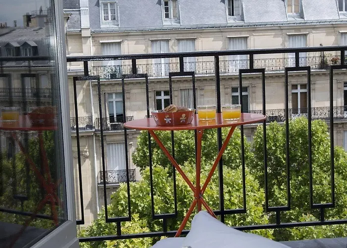 Suites&hôtel Helzear Champs-elysées Hotel 4*