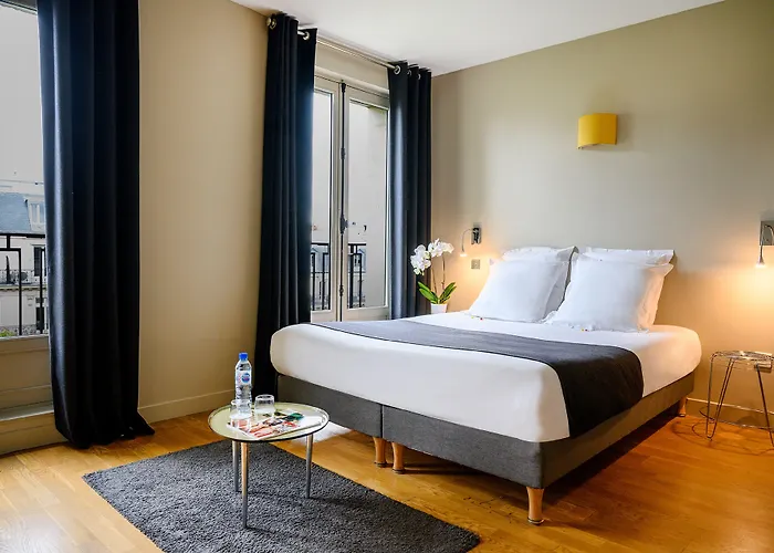 Suites&hôtel Helzear Champs-elysées Hotel 4*