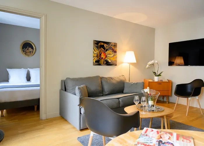 Hotel Suites&hôtel Helzear Champs-elysées 4*