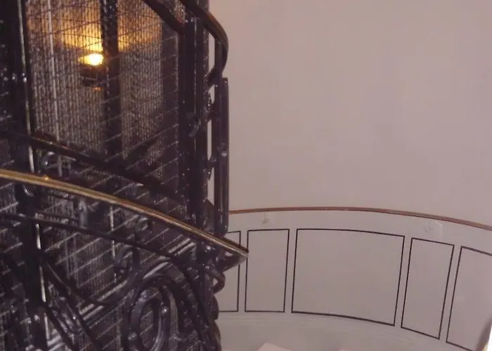 Suites&hôtel Helzear Champs-elysées 4*