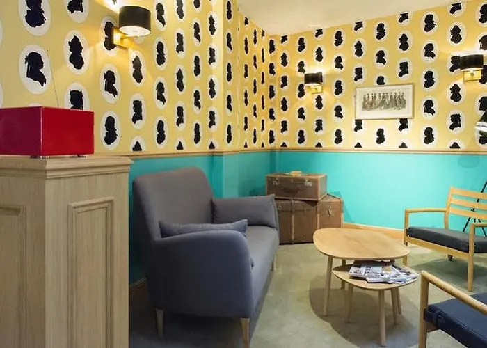 Suites&hôtel Helzear Champs-elysées Hotel 4*