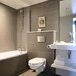 Helzear Champs-elysees 4* Paříž