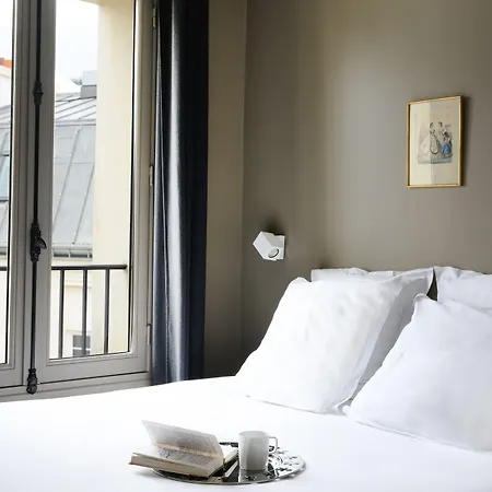 Helzear Champs-elysees