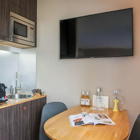 Helzear Champs-elysees 4*