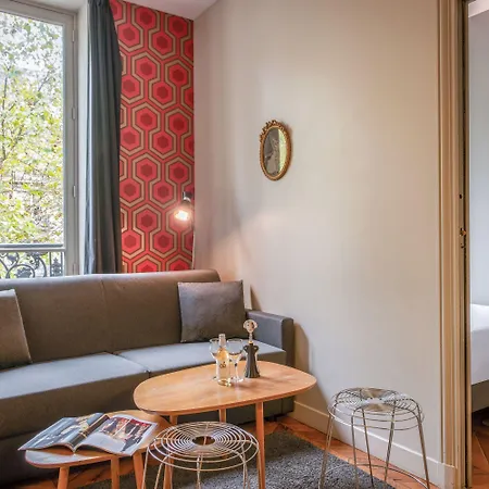 Helzear Champs-elysees