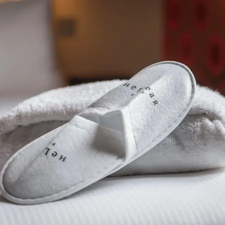 Helzear Champs-elysees