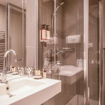 Helzear Champs-elysees By Esteem 4* Paris