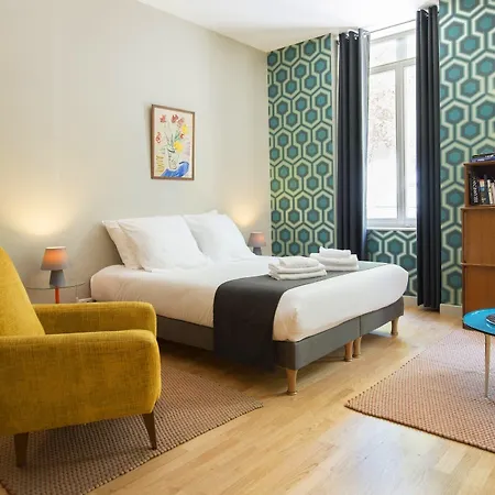 Hotel Helzear Champs-elysees By Esteem 4*