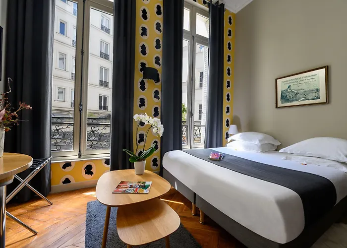 Helzear Champs-elysees Hotell 4*