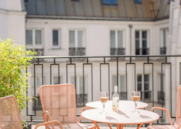 Helzear Champs-elysees 4*