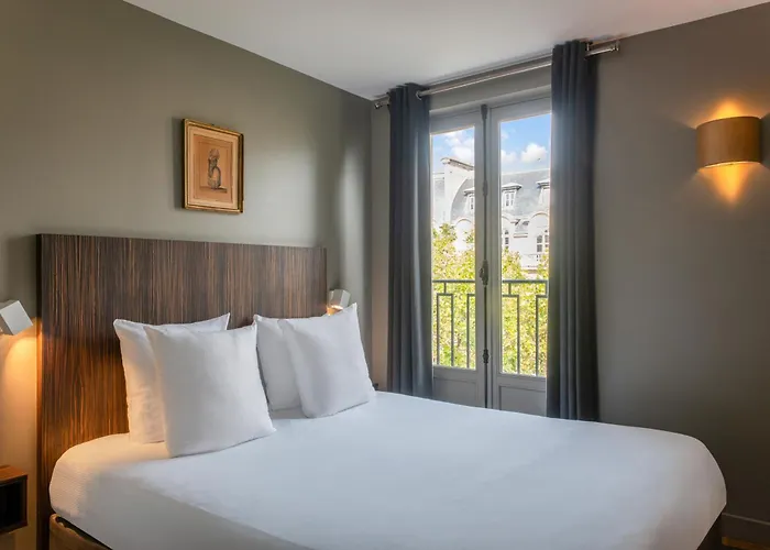 Helzear Champs-elysees מלון 4*